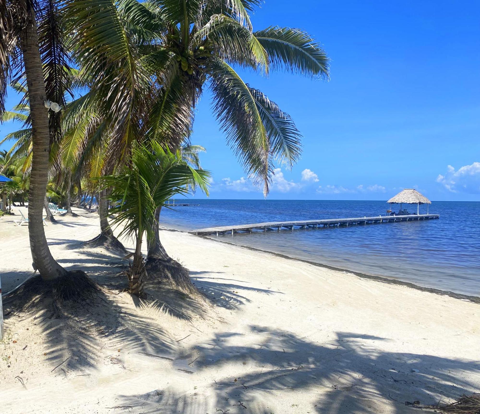 Sapphire Beach Resort San Pedro  Exterior foto